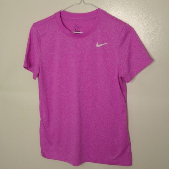 Nike women's dri fit size Medium pink t-shirt. Athletic - Picture 1 of 7
